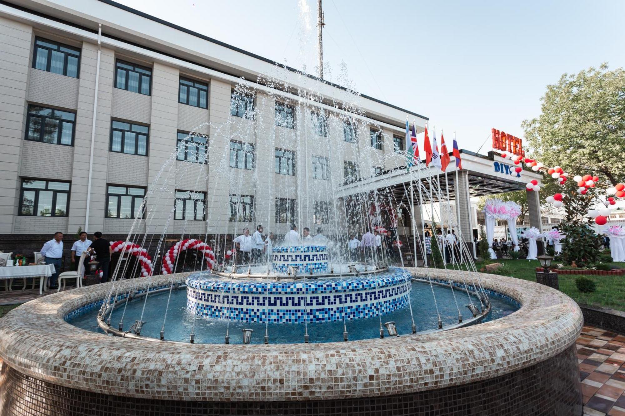 Diyor Hotel Marghilon Exterior photo
